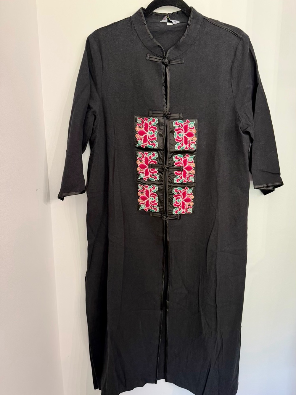 NWT Traditional Chinese Embroidered Jacket/Robe Women’s XL Black Mandarin Collar